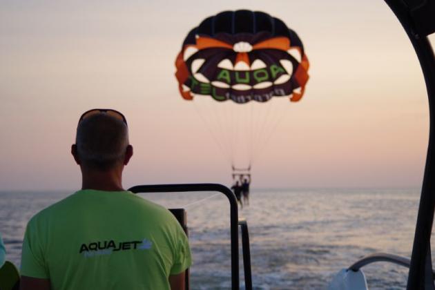 Aqua Jet Pornichet vous accueille pour du Parachute ascensionnel dans la baie de La Baule ! 