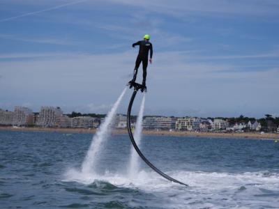 Aqua Jet Pornichet vous accueille pour des sessions de Flyboard près de La Baule !