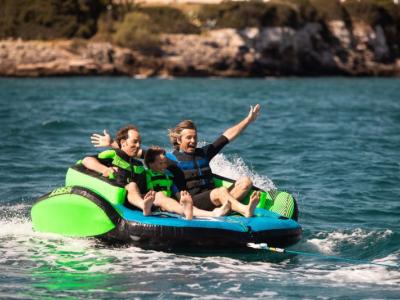 Aqua Jet Pornichet vous propose de faire de la bouée dans la baie de La Baule !