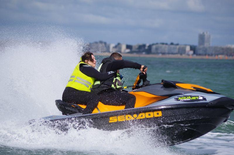 Aqua Jet Pornichet vous accueille pour des baptêmes de scooter des mers à Pornichet !