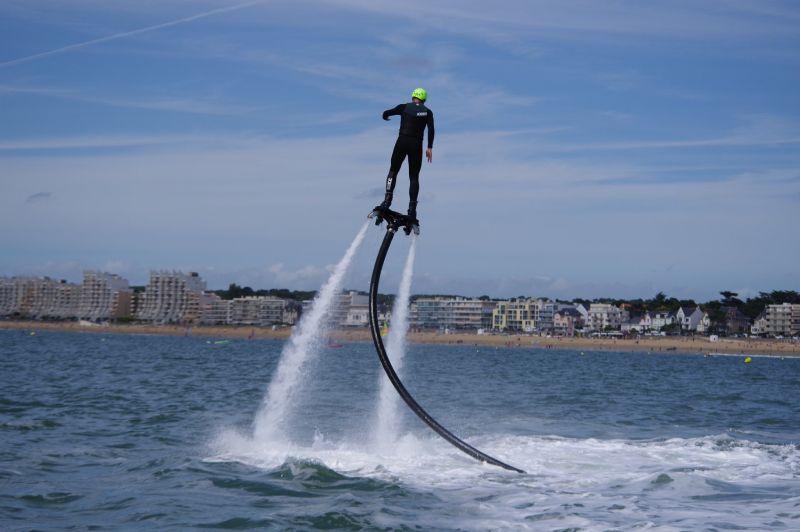 Aqua Jet Pornichet vous accueille pour des sessions de Flyboard près de La Baule !