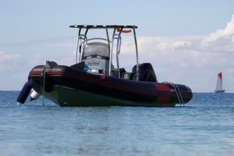 Aqua Jet Pornichet met à votre disposition son Zodiac 7.5 PRO à proximité de La Baule !